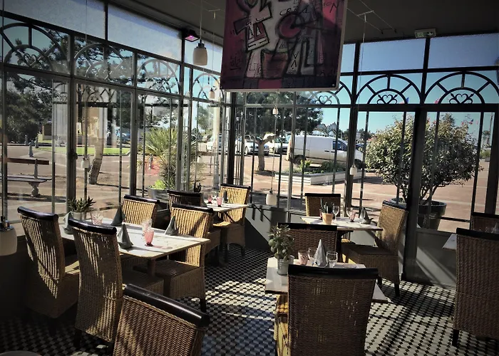 Restaurant La Pecherie - Le Manoir D'a Cote - Les 5 Ruches -logis 3* Courseulles-sur-Mer